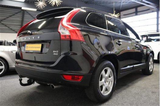 Volvo XC60 - 2.4D AWD Momentum LEDER NAVIGATIE CRUISE CONTROL CLIMATE CONTROL TREKHAAK ZEER MOOI - 1