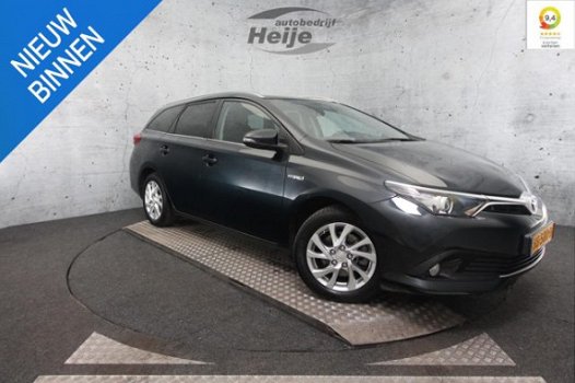 Toyota Auris Touring Sports - 1.8 Hybrid Lease | Climate Control | Panoramadak | Achteruitrijcamera - 1