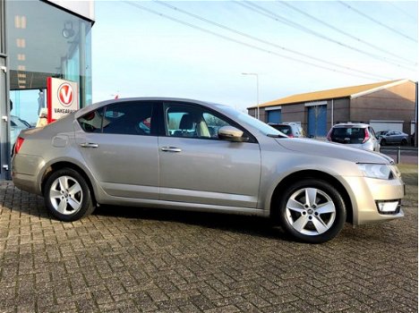 Skoda Octavia - 1.2 TSI Gr.tech Ambition Businessline, navi, trekhaak, 91.000 km. Dealeronderhouden - 1