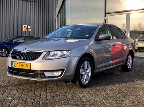 Skoda Octavia - 1.2 TSI Gr.tech Ambition Businessline, navi, trekhaak, 91.000 km. Dealeronderhouden - 1