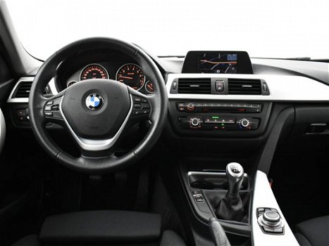 BMW 3-serie - 320I EDE SEDAN 1e EIGENAAR + SCHUIFDAK / NAVIGATIE / SPORTINTERIEUR - 1
