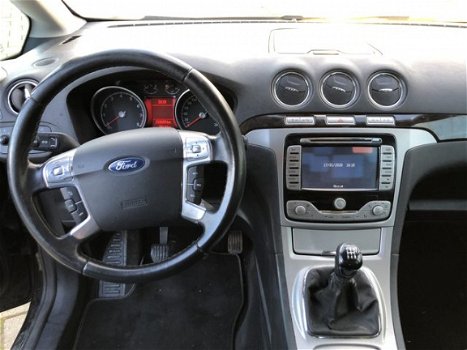 Ford Galaxy - 2.0-16V Ghia € 5250 Ex BPM. - 1