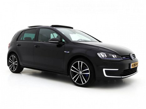 Volkswagen Golf - 1.4 TSI GTE (INCL-BTW) *VOLLEDER+NAVI-PROF+PANO+LED+DAB+CAMERA - 1