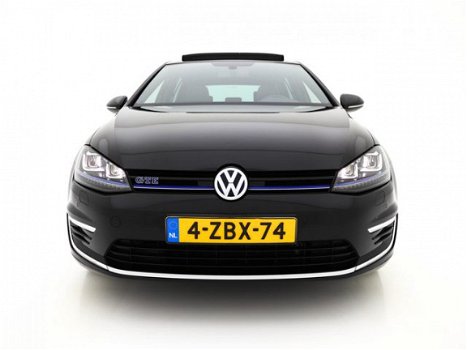 Volkswagen Golf - 1.4 TSI GTE (INCL-BTW) *VOLLEDER+NAVI-PROF+PANO+LED+DAB+CAMERA - 1