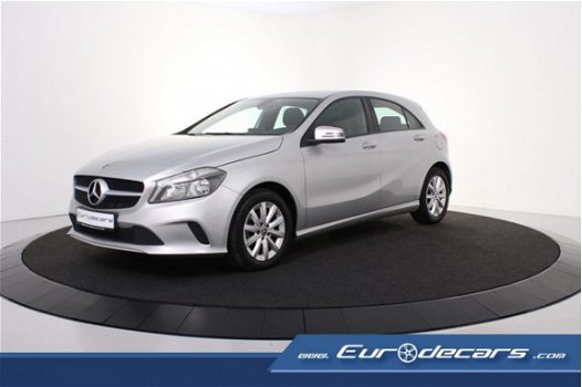 Mercedes-Benz A-klasse - A180 d Style *Navigatie*Camera*Keyless - 1