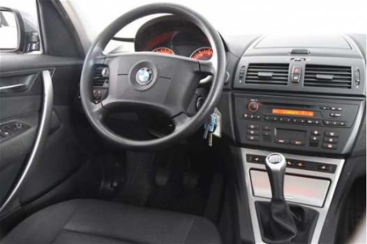 BMW X3 - 2.0d 4x4 *Navigatie*Panoramadak*Pdc - 1