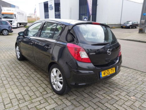 Opel Corsa - 1.4-16V Cosmo Airco, Centraal.D, aux, Parkeersensoren - 1