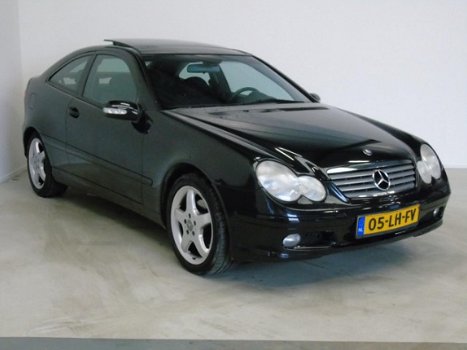 Mercedes-Benz C-klasse Sportcoupé - 200 K. Automaat - 1