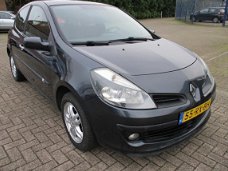 Renault Clio - 1.4-16V Team Spirit AIRCO APK 7-2020