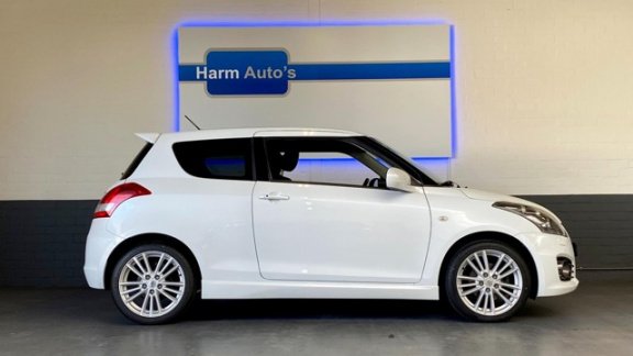 Suzuki Swift - 1.6 Sport 136pk climate control cruise control xenon pdc '17' - 1