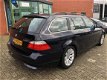 BMW 5-serie Touring - 523i Business Line - 1 - Thumbnail