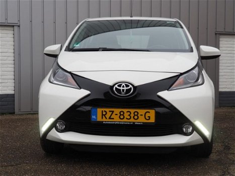 Toyota Aygo - 1.0 VVT-i 5 deurs x-pure, Airco , Cruise controle - 1