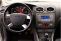 Ford Focus Wagon - 1.6 Titanium | Autom. verlichting/airco/ruitenwiss. | Navi | Trekhaak | Elektr. R - 1 - Thumbnail