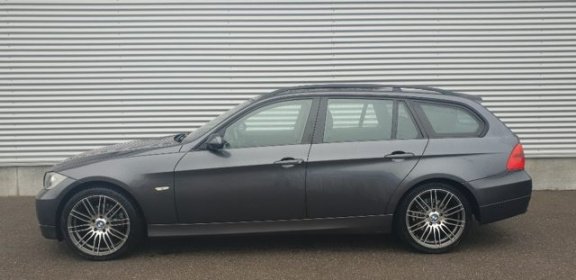 BMW 3-serie Touring - 318d - 1