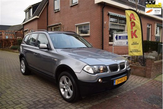 BMW X3 - 2.0i Introduction LEER/NAVI/AIRCO/PDC/TREKHAAK/NETTE STAAT - 1