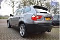 BMW X3 - 2.0i Introduction LEER/NAVI/AIRCO/PDC/TREKHAAK/NETTE STAAT - 1 - Thumbnail