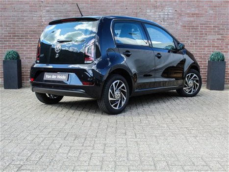 Volkswagen Up! - 1.0 BMT move up 60PK Parkeersensoren achter, Airco, Cruise control, Lichtmetalen ve - 1