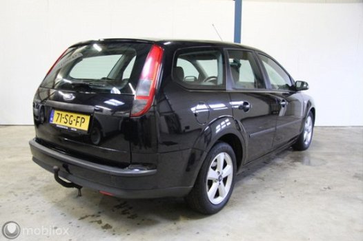 Ford Focus Wagon - 1.6-16V Futura - 1