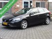 Volvo V40 - 1.6 T3 Momentum 150 PK, Navigatie, Halfleer, PDC, - 1 - Thumbnail