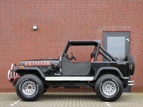 Jeep Wrangler - 2.5i Hardtop - 1