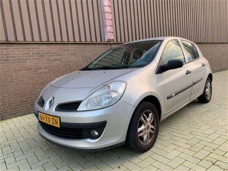 Renault Clio - 1.2-16V Business Line 5drs Airco APK NAP - 1