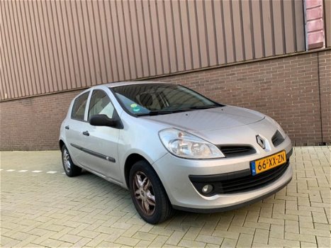 Renault Clio - 1.2-16V Business Line 5drs Airco APK NAP - 1