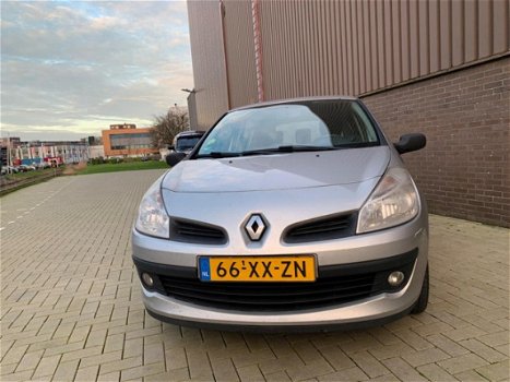 Renault Clio - 1.2-16V Business Line 5drs Airco APK NAP - 1