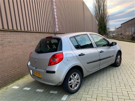 Renault Clio - 1.2-16V Business Line 5drs Airco APK NAP - 1