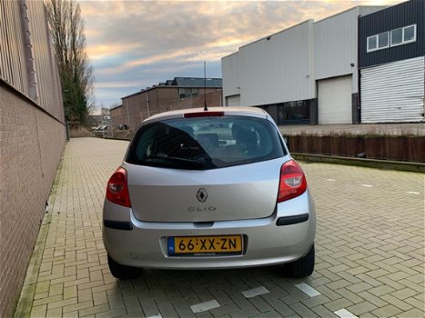 Renault Clio - 1.2-16V Business Line 5drs Airco APK NAP - 1