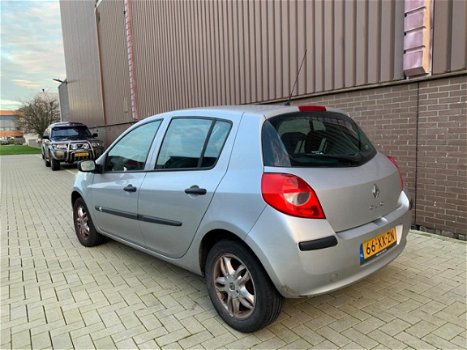 Renault Clio - 1.2-16V Business Line 5drs Airco APK NAP - 1