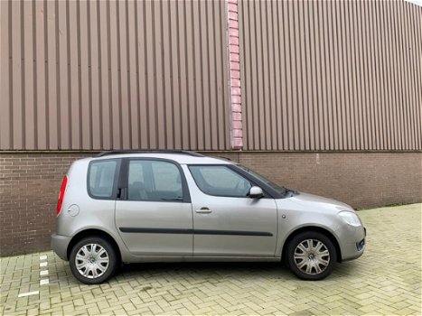 Skoda Roomster - 1.2 Ambiente Airco 2007 112.000km APK NAP - 1