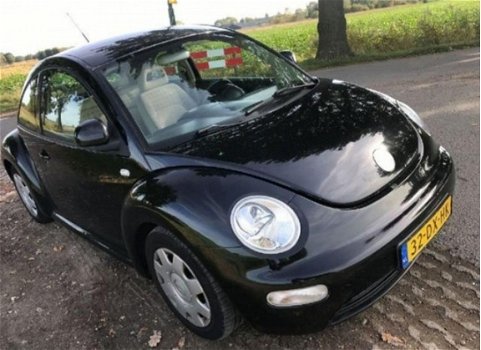 Volkswagen New Beetle - 2.0 Highline - 1