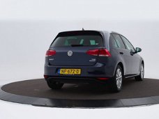 Volkswagen Golf - 1.0 Tsi 115pk Comfortline | Navigatie | Camera | Sportstoelen | P-Sensoren | 16" V
