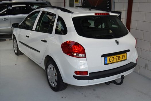 Renault Clio Estate - 1.2 TCE Expr, 1e eig, APK, NAVI, TREKHAAK, BLUETOOTH, ALL-SEASON - 1