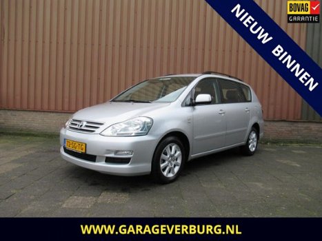 Toyota Avensis Verso - 2.0i 6 Pers. (Airco, PDC, Trekhaak) - 1