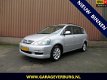 Toyota Avensis Verso - 2.0i 6 Pers. (Airco, PDC, Trekhaak) - 1 - Thumbnail