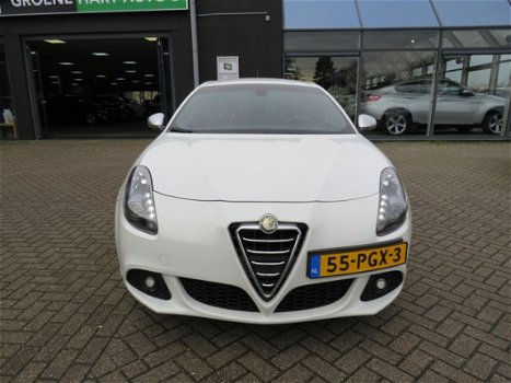 Alfa Romeo Giulietta - 1.4 T Distinctive /LEDER/XENON/170 PK/NL-AUTO NAP - 1