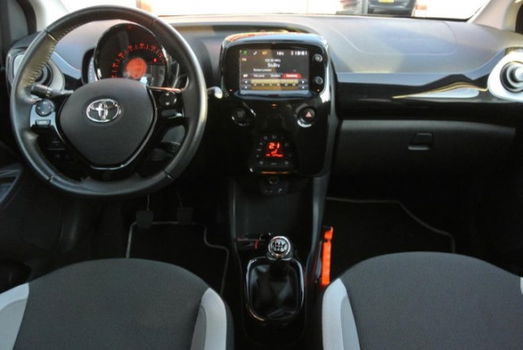 Toyota Aygo - 1.0 VVT-i x-clusiv - 1