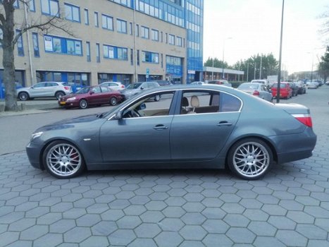 BMW 5-serie - 520i Executive Chromen Breedset// Creme Leder// Scherm// Top Conditie// NAP - 1