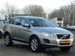 Volvo XC60 - 2.4 D5 AWD Summum - NAVI - XENON - AUTOMAAT - PDC - LEDER - CRUISE CONTR - STOEL VERW - 1 - Thumbnail