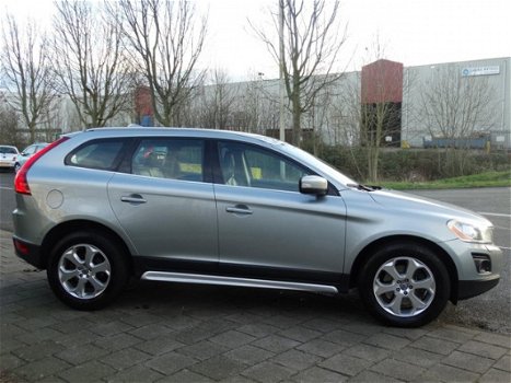 Volvo XC60 - 2.4 D5 AWD Summum - NAVI - XENON - AUTOMAAT - PDC - LEDER - CRUISE CONTR - STOEL VERW - 1