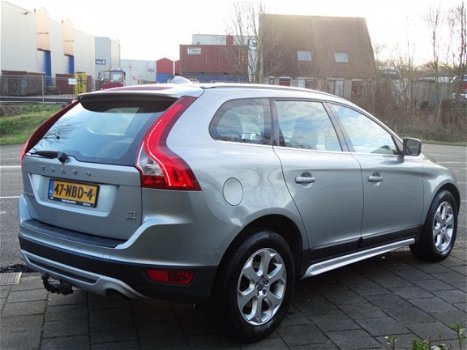 Volvo XC60 - 2.4 D5 AWD Summum - NAVI - XENON - AUTOMAAT - PDC - LEDER - CRUISE CONTR - STOEL VERW - 1