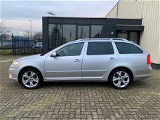 Skoda Octavia Combi - 2.0 TDI Elegance Business Line BTW AUTO XENON NAVI VOL ONDERH NAP