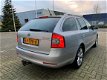 Skoda Octavia Combi - 2.0 TDI Elegance Business Line BTW AUTO XENON NAVI VOL ONDERH NAP - 1 - Thumbnail