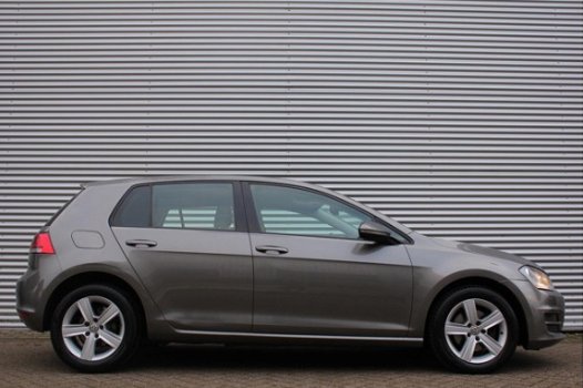 Volkswagen Golf - 1.6 TDI Highline / DSG / LEDER / NAVI / MULTIMEDIA - 1