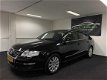 Volkswagen Passat - 2.0 TDI Comfortline 2007 Zwart AIRCO - UNIEK 61.000DKM NAP - Navigatie - APK 202 - 1 - Thumbnail