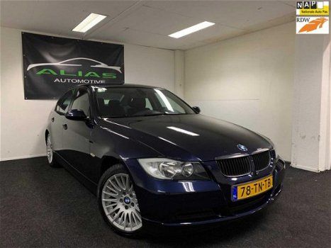 BMW 3-serie - 318i High Executive 2006 Blauw AIRCO - Automaat -Navi - APK 2021 - NAP - 1