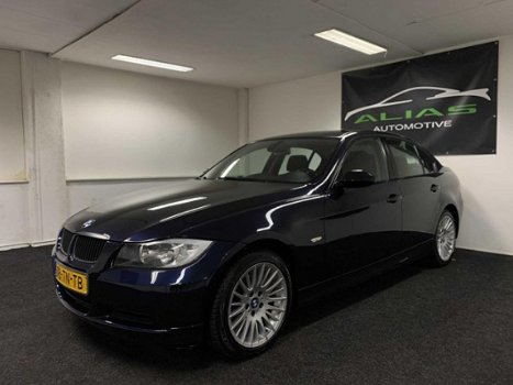 BMW 3-serie - 318i High Executive 2006 Blauw AIRCO - Automaat -Navi - APK 2021 - NAP - 1