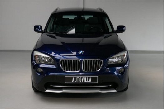 BMW X1 - sDrive18d Executive Panoramadak - Leder - 1