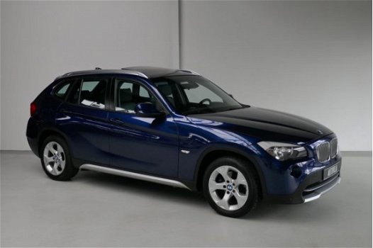 BMW X1 - sDrive18d Executive Panoramadak - Leder - 1